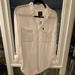 Abercrombie & Fitch white top NWT XS